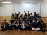 3年生の最後の舞台のあとは、卒業生もかけつけてくれました