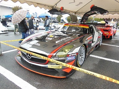 ベンツのSLS　AMG　GT3が展示してありました。