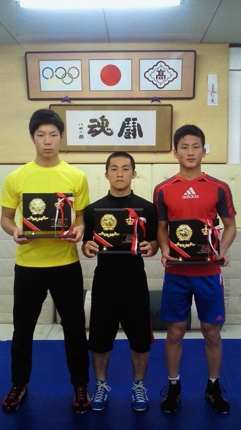 全国レスリング大会出場選手6名