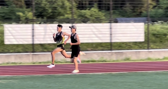 右が小里君、左はU20日本選手権1500m優勝の前田選手