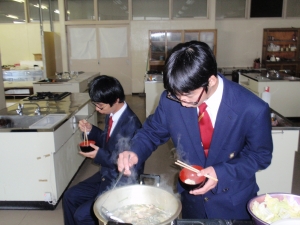 もつ鍋(食べ放題)に舌鼓