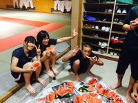保護者からスイカの差し入れ。美味しくいただきましたo(^▽^)o