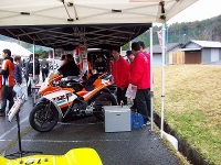 レーシングバイクのブースも見学しました