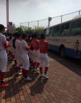試合後、誕生日の部長にみんなの大合唱