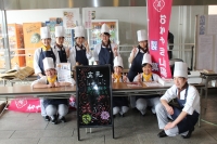 焼き菓子500個、ボンボンショコラ120箱、1時間30分で完売です!!