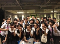 最後は、ダンスを教えてくれた、吉野内さん、上品さんとの一枚。