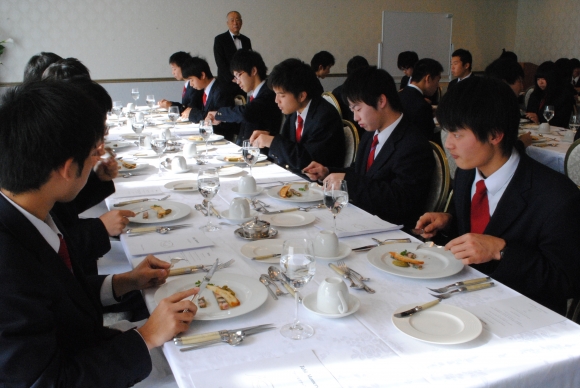 西洋料理テーブルマナー 調理科 学科 コース最新ニュース おかやま山陽高校