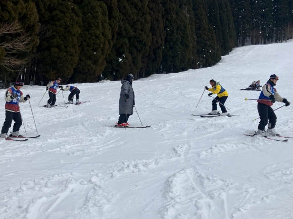 スキー実習2班出発！