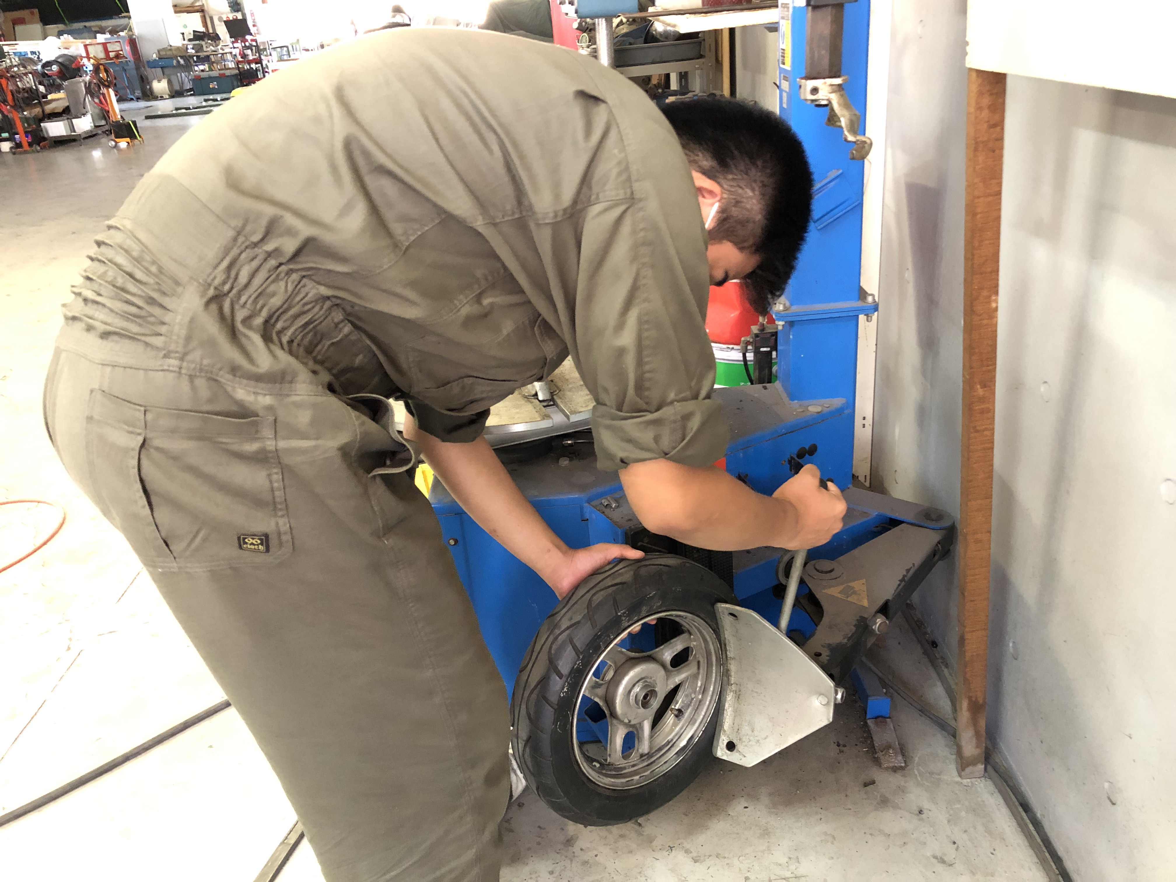 初めての作業 自動車整備部 自動車整備部 文化系 部活動 おかやま山陽高校