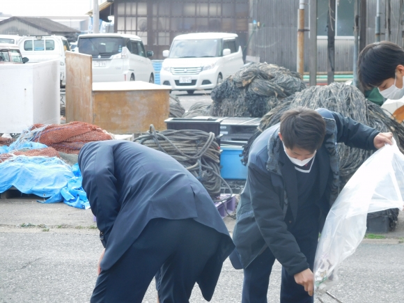 寄島漁港周辺清掃(浅口市)3年生最後の活動　インターアクトクラブ