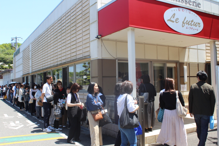製菓科　保護者会総会　焼菓子販売